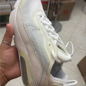 Nike Women's White and Cream Sneakers size 5.5